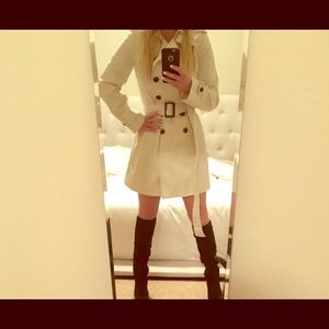 Banana republic trench coat - great condition!